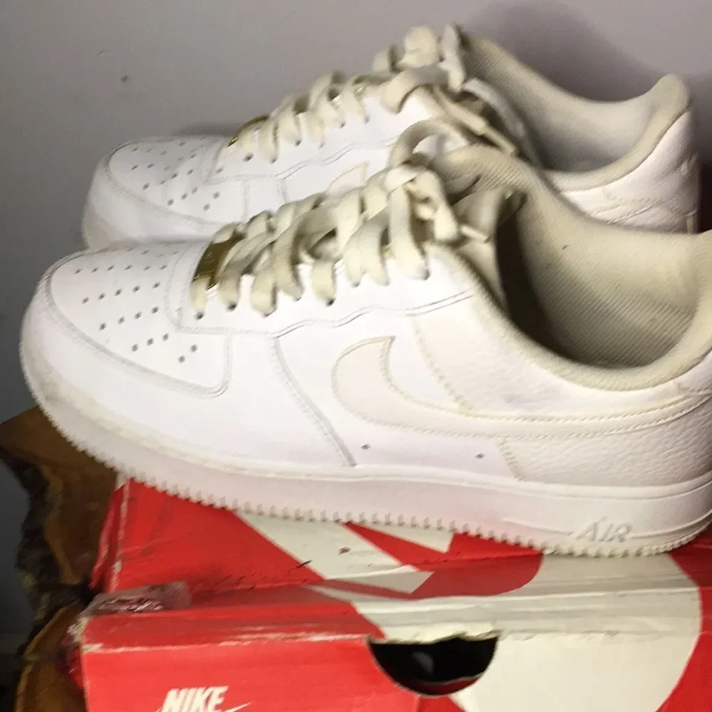 Nike Air Force 1 Hurricane sneakers